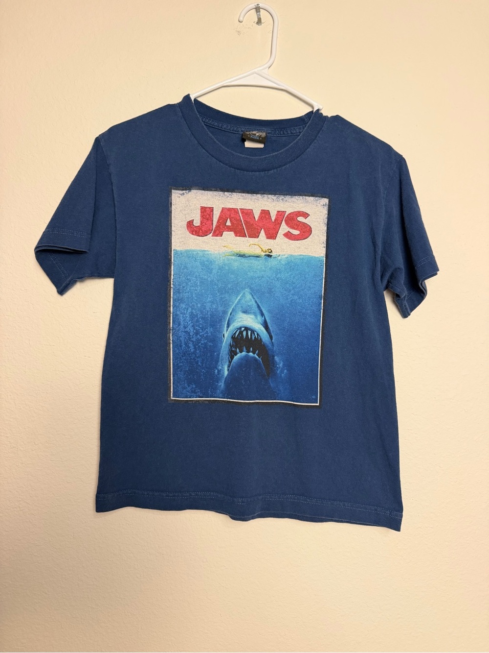 Universal studios'Jaws' Graphic T-Shirt blue kids medium vintage